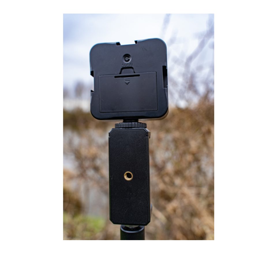 Korum Držák na telefon se světlem Self Take Station