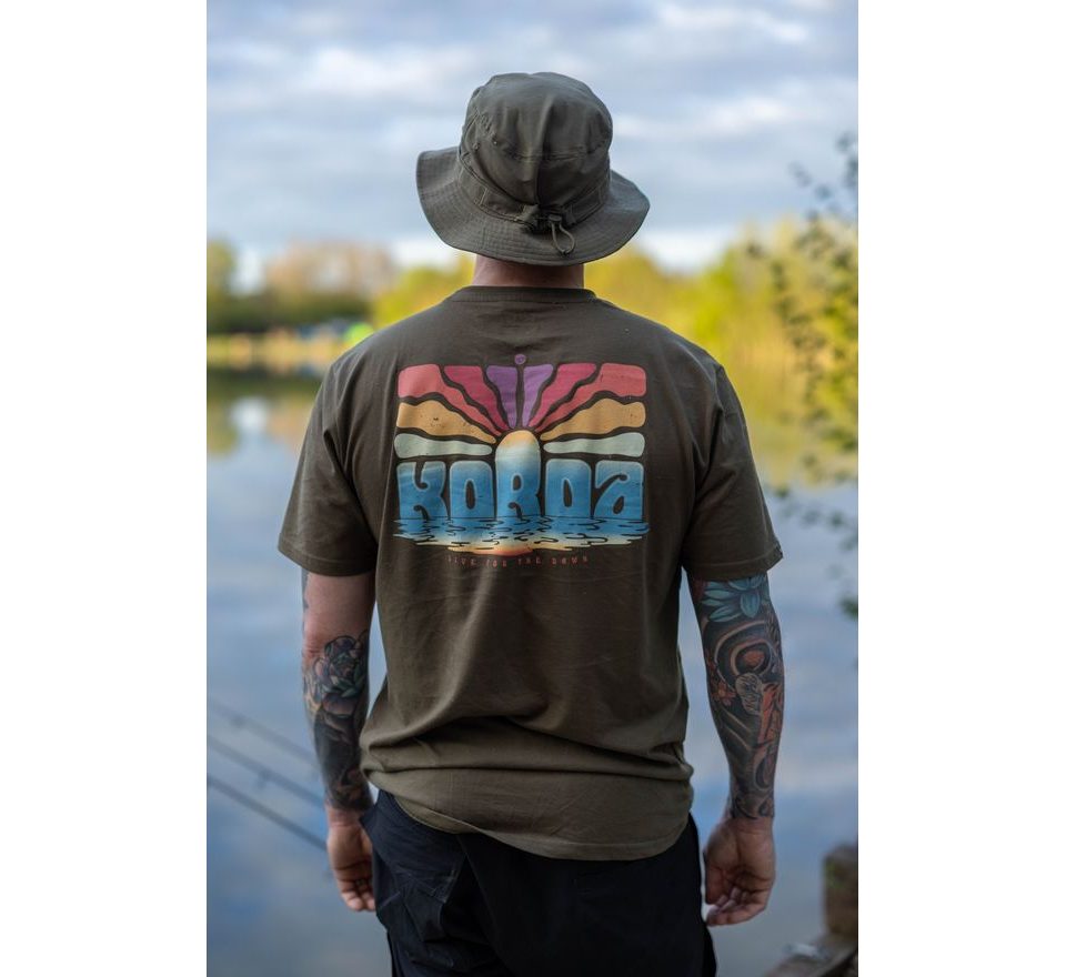 Korda Tričko Dawn Vibes Tee Dark Olive