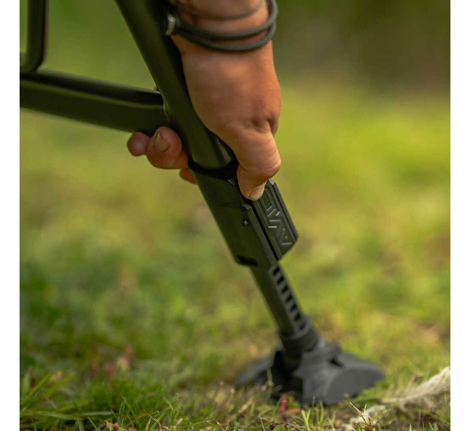 Avid Lehátko Benchmark Ultra Standard Bed