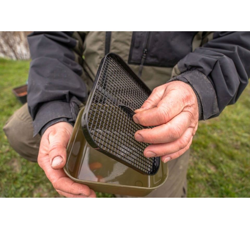 Korum Krabička Maggot Tub And Riddle - 2PT/1,2l