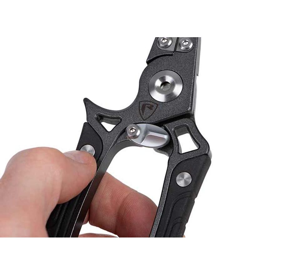 Fox Rage Kleště Belt Pliers 23cm