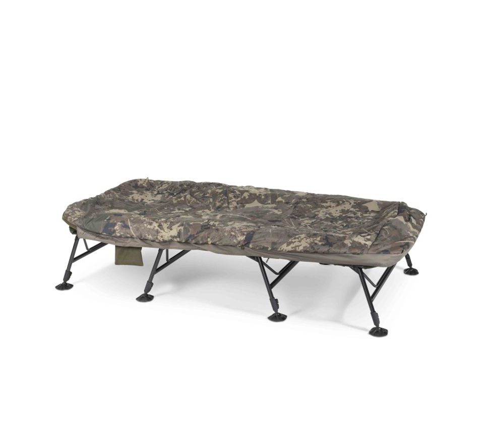 Nash Lehátko so spacákom Indulgence HD40 8 Leg Sleep System Camo Wide