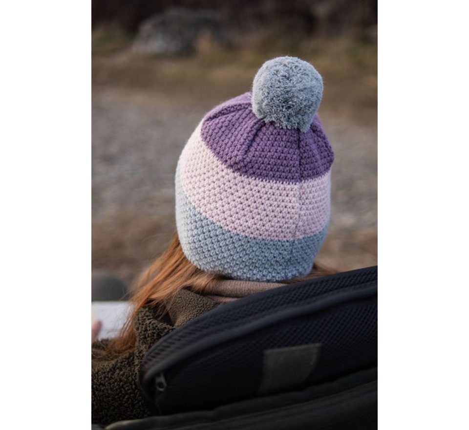 Giants fishing Zimní dámská čepice tříbarevná s bambulkou