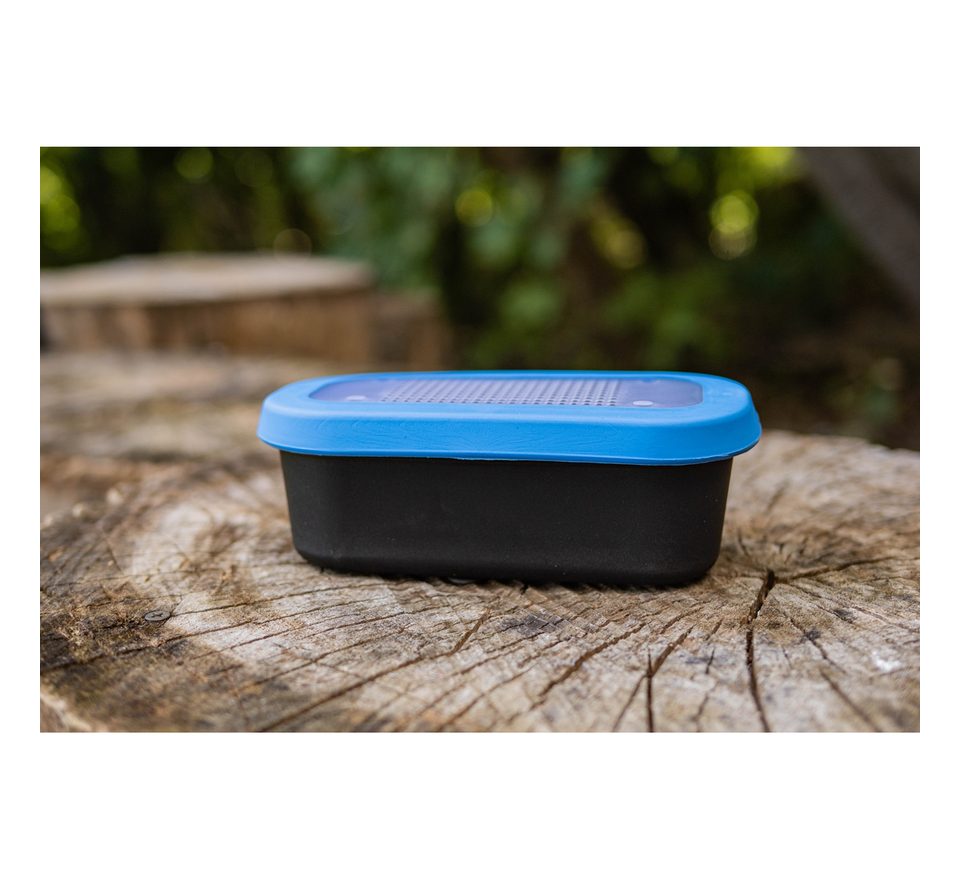 Giants fishing Krabička na červy Bait Square Box 500ml