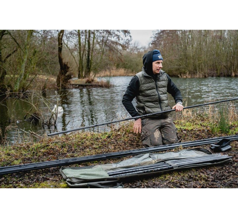 Nash Taška pre zavážaciu lopatku Subterfuge Bushwhacker & Prodding Stick Bag