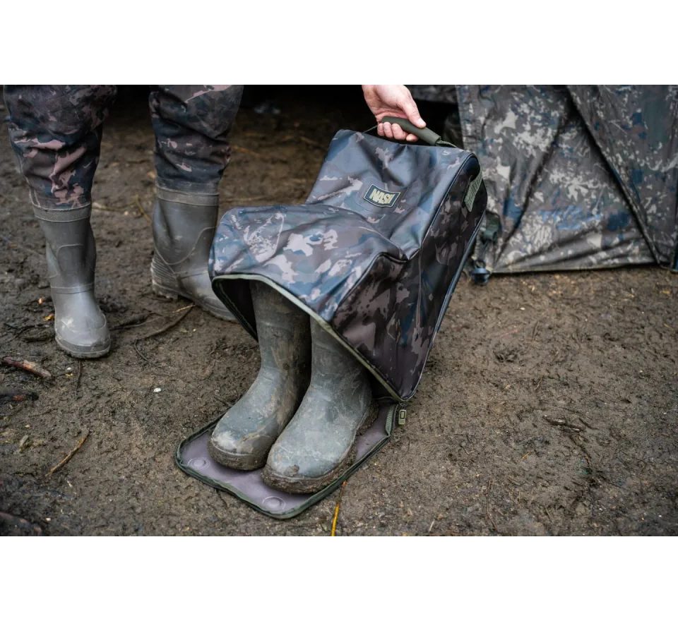 Nash Taška na holinky Subterfuge Waterproof Wader & Boot bag