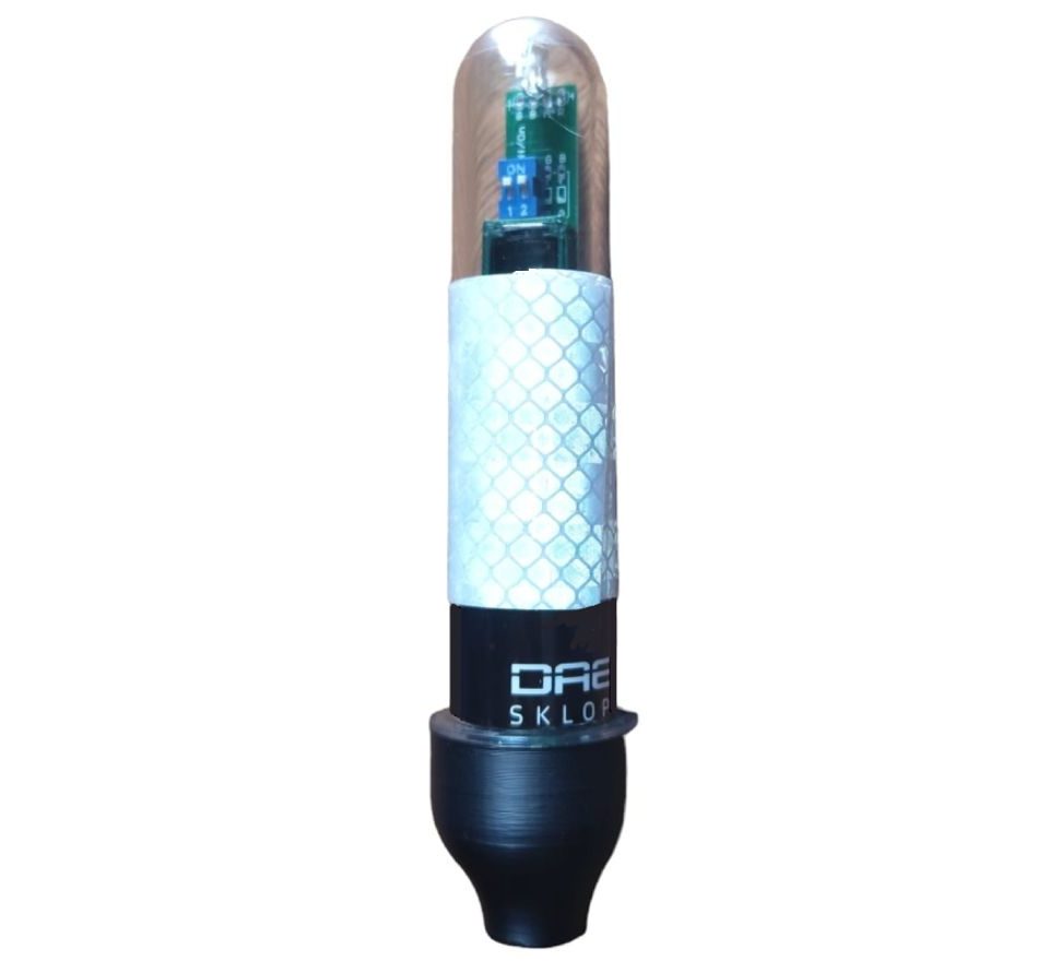 Daemons Sklopná tyčová bójka 05 RS s LED elektronikou, stmívacím sensorem a vypínačem