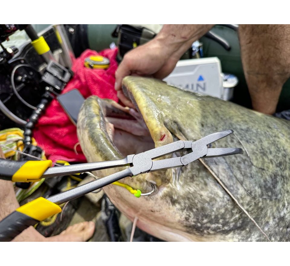 Black Cat Kliešte silné s dvojitým kĺbom 33cm