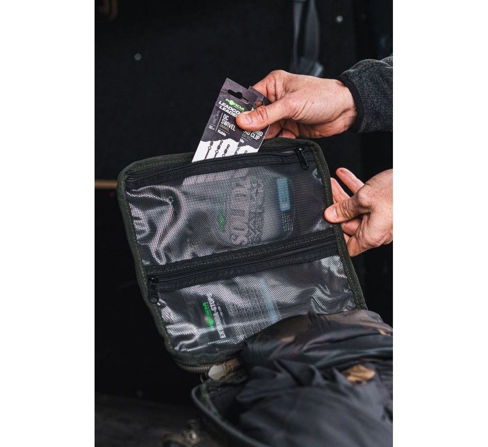 Korda Taška Compac Utility Bag Large Dark Kamo