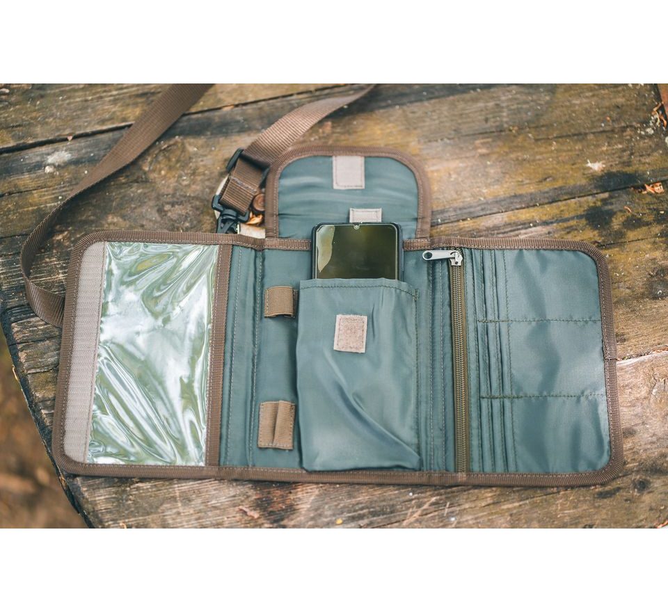 Giants Fishing Puzdro na doklady a telefón Security Pouch