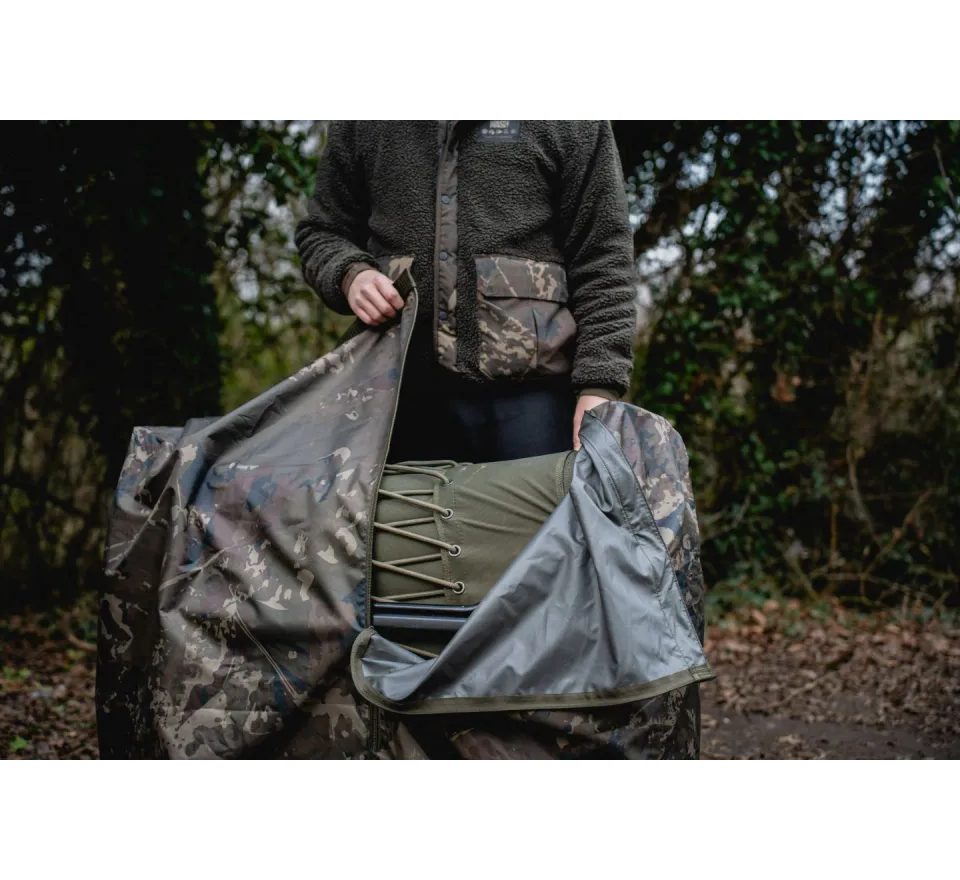 Nash Prepravná taška na lehátka Subterfuge Waterproof Bedchair Bag