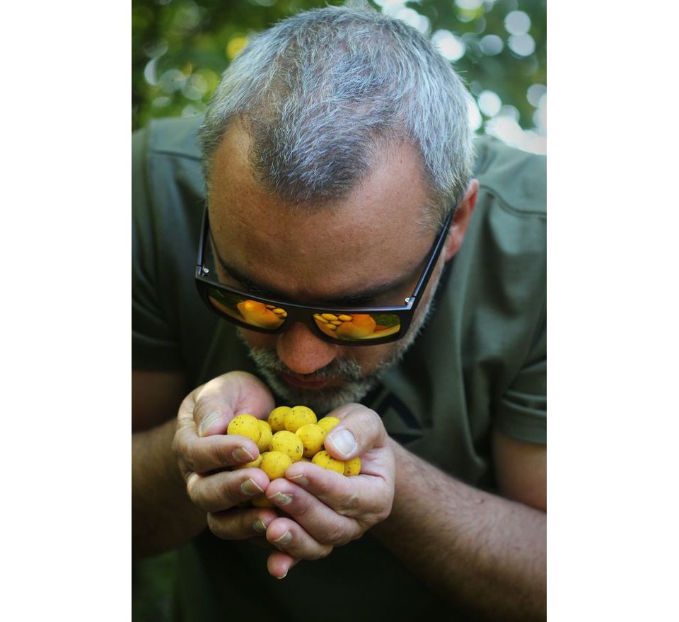 Carp Inferno Boilies AKCIA Light Line 3 kg + 250 ml Booster