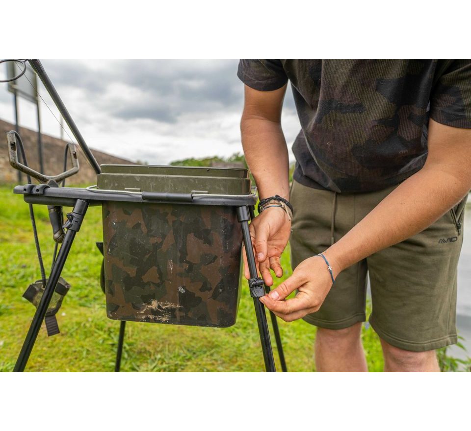 Avid Stojan na kýble Bait Station Kit