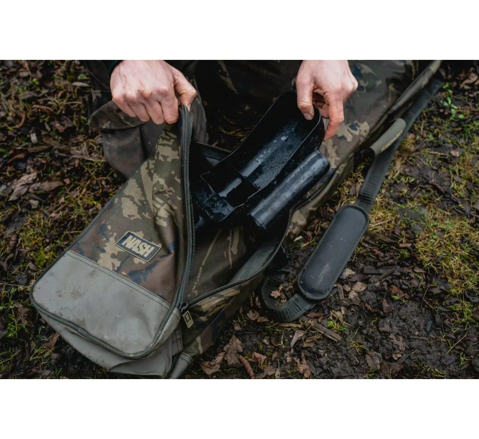 Nash Taška pre zavážaciu lopatku Subterfuge Bushwhacker & Prodding Stick Bag