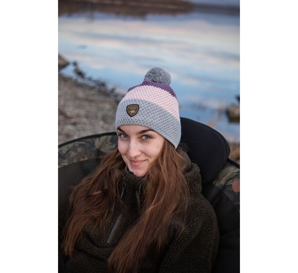 Giants fishing Zimní dámská čepice tříbarevná s bambulkou