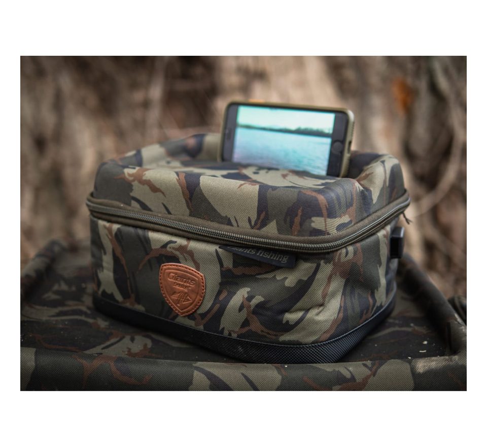 Giants fishing Akční set - Pouzdro na elektroniku Medium + Světlo Camping Lamp LED Multicolour