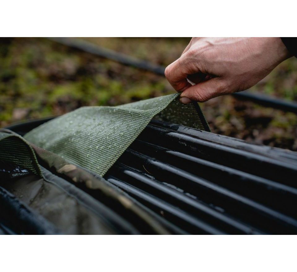 Nash Taška pre zavážaciu lopatku Subterfuge Bushwhacker & Prodding Stick Bag