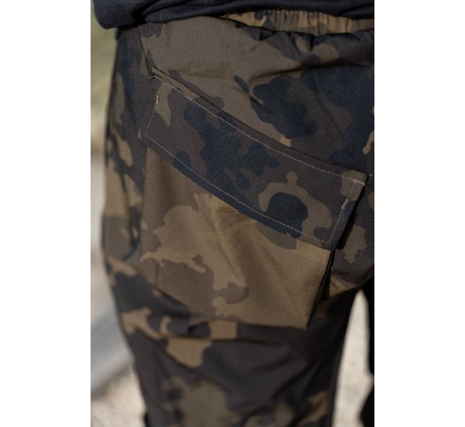 Korda Tepláky Ultralite Joggers Dark Kamo