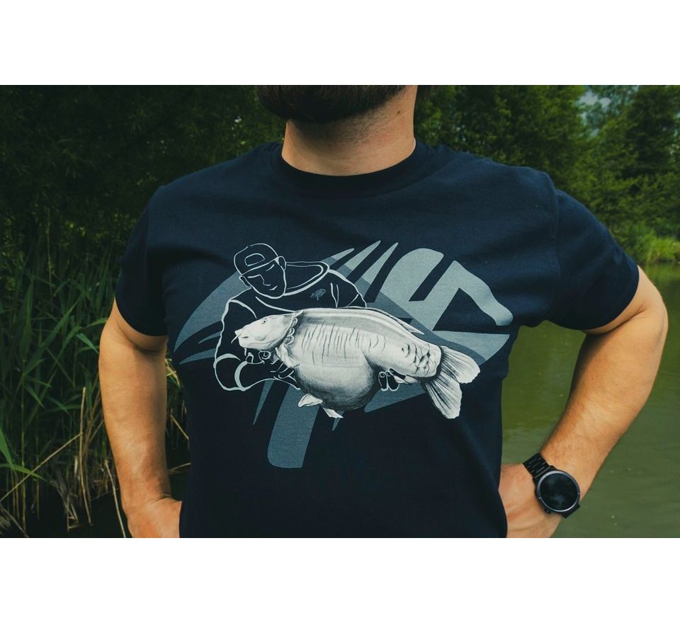 Giants fishing Tričko pánske modré Rybár s kaprom