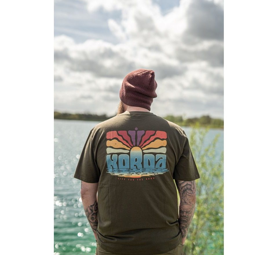 Korda Tričko Dawn Vibes Tee Dark Olive
