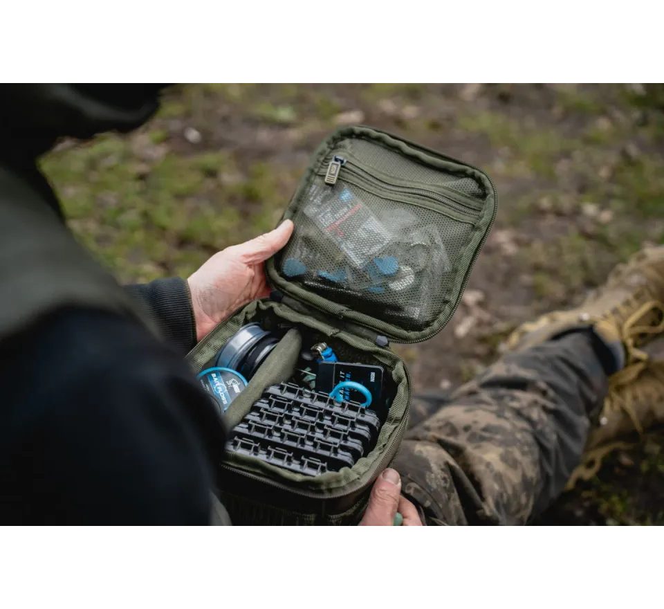 Nash Puzdro Subterfuge Tackle Pouch Medium