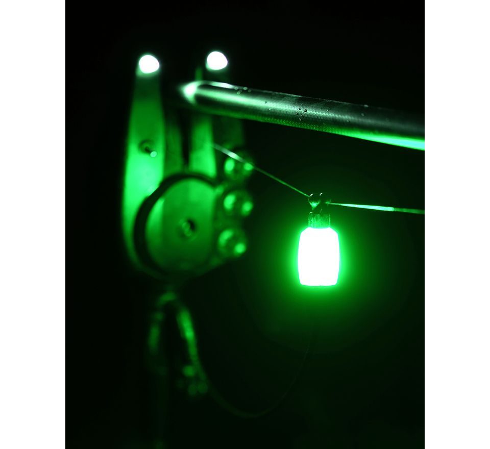 Fox Swinger Black Label Dinky Halo Bobbins