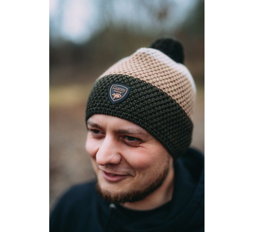 Giants fishing Zimní pánská čepice tříbarevná s bambulkou