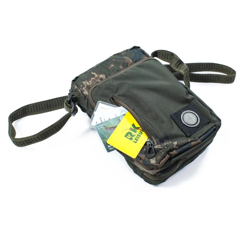 Nash Taška cez rameno Scope OPS Security Stash Pack