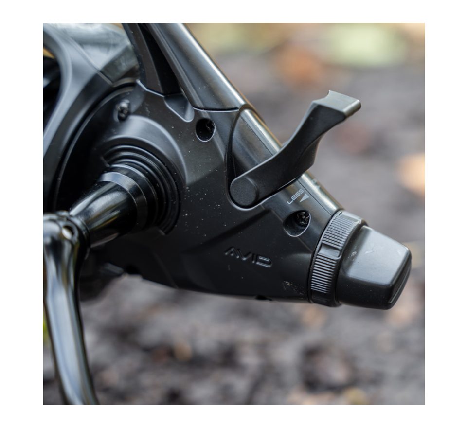 Avid Naviják Revolve 8000FS Reel