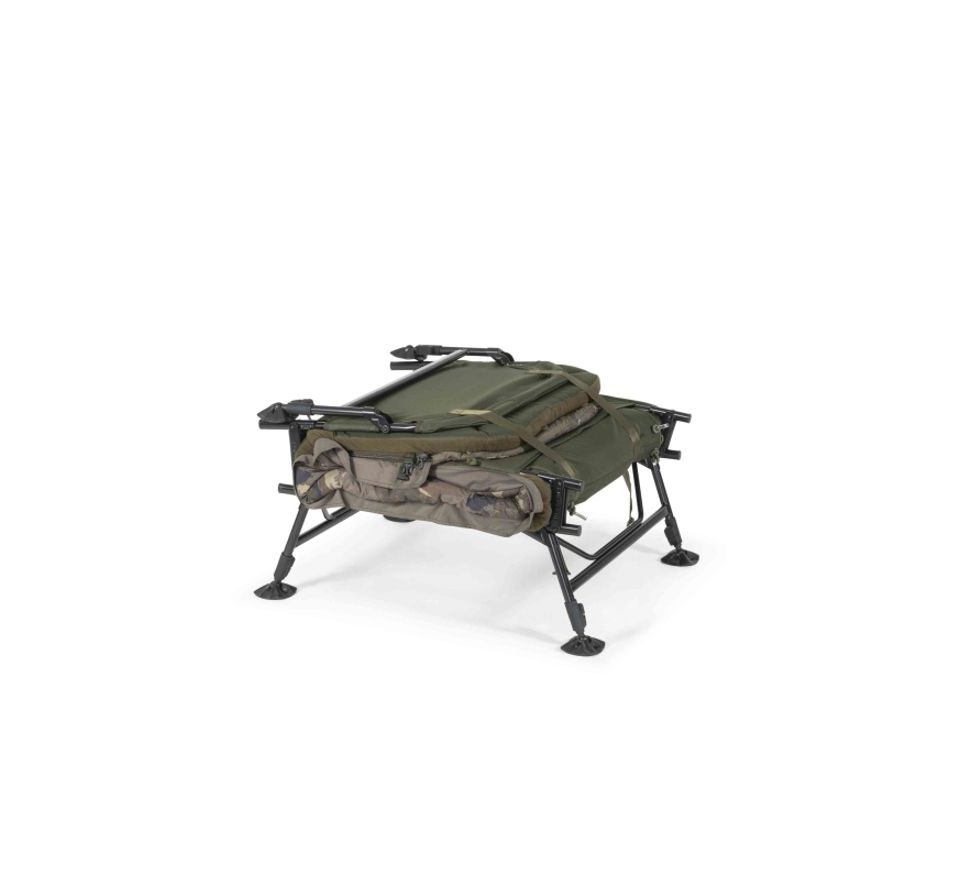 Nash Lehátko so spacákom Indulgence HD40 8 Leg Sleep System Camo Wide