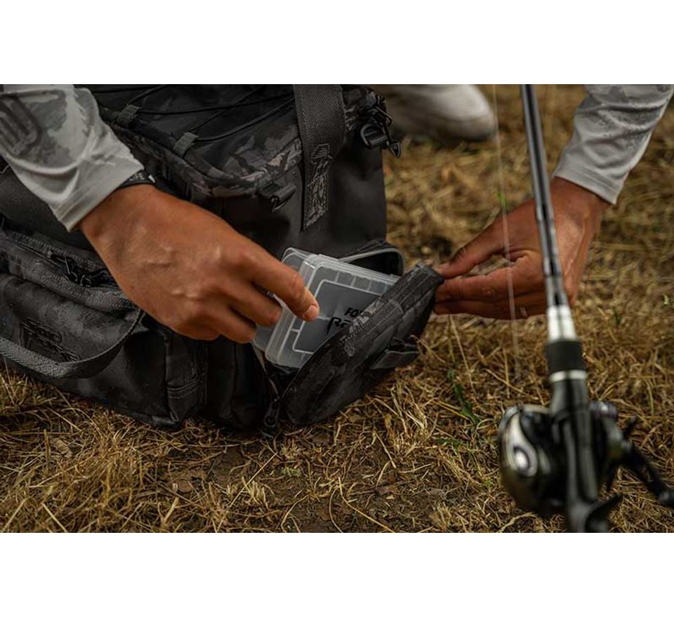 Fox Rage Taška Camo Voyager Medium Tackle Bag