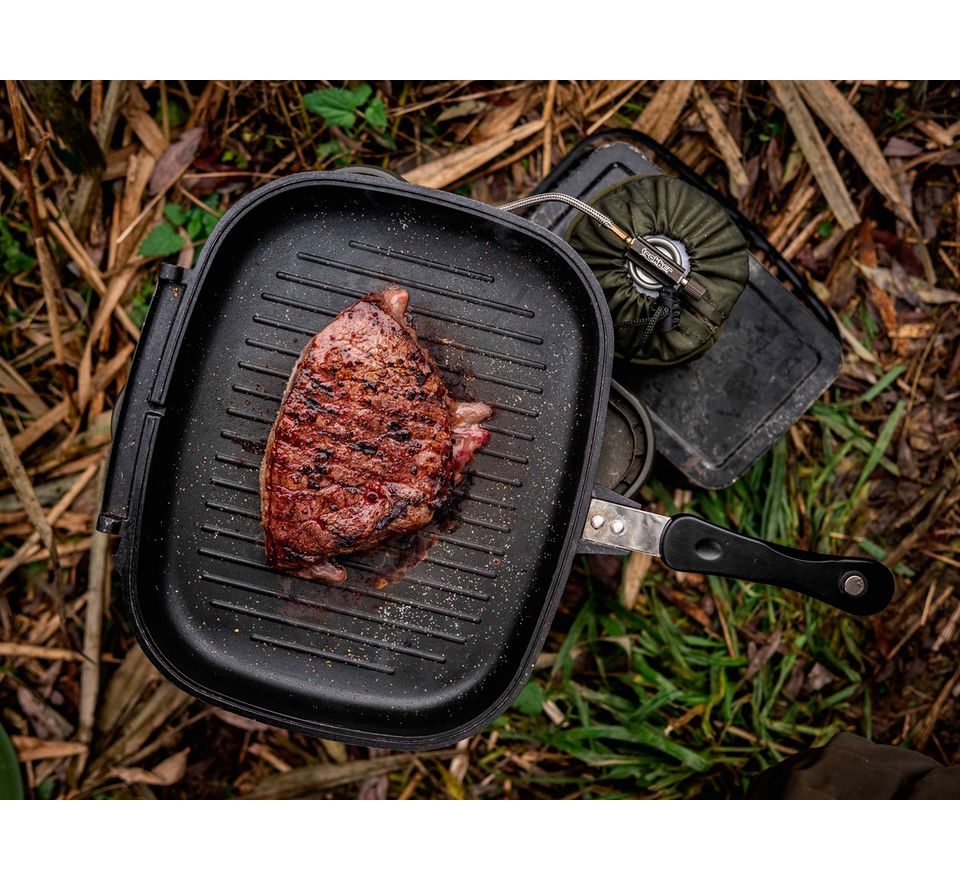 Giants fishing Akční set Pánev na vaření Eazi Pan Medium + Nerezový thermo hrnek 400ml