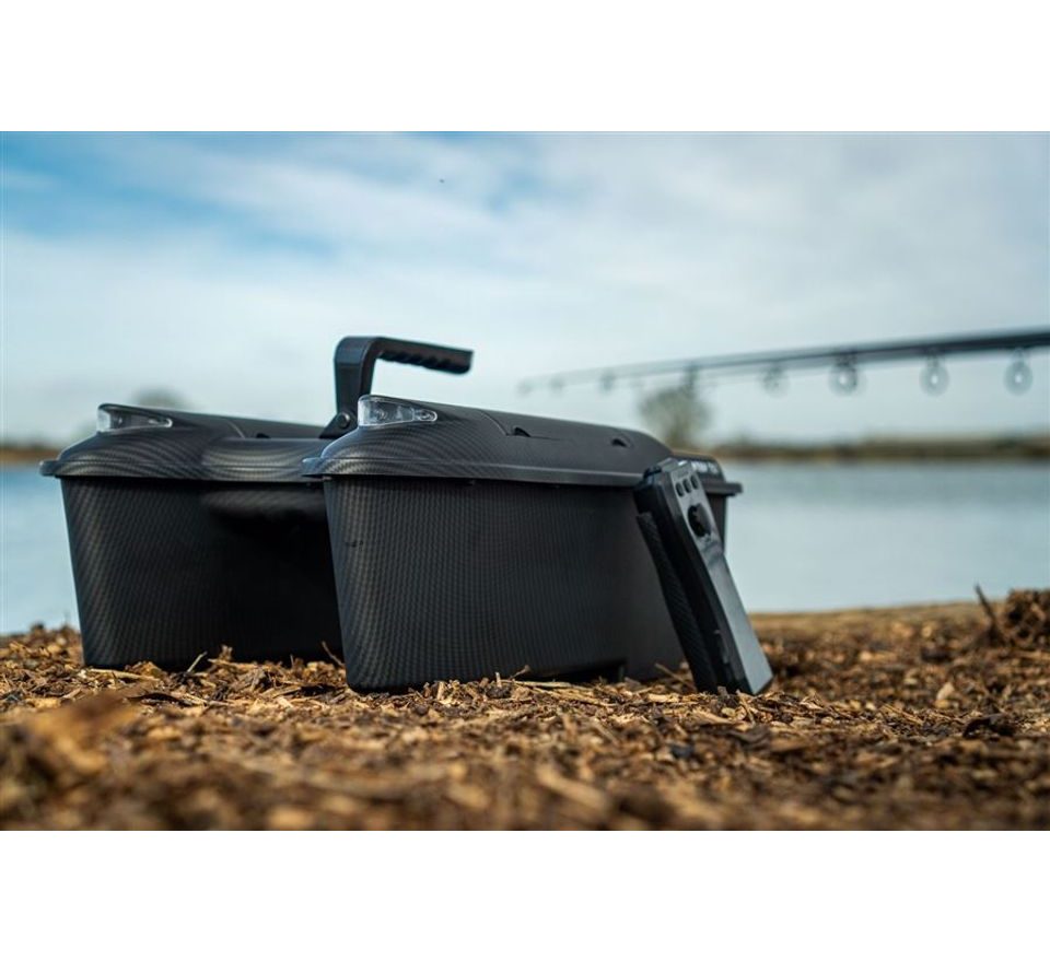 RidgeMonkey Zavážecí loď Hunter 750 Bait Boat