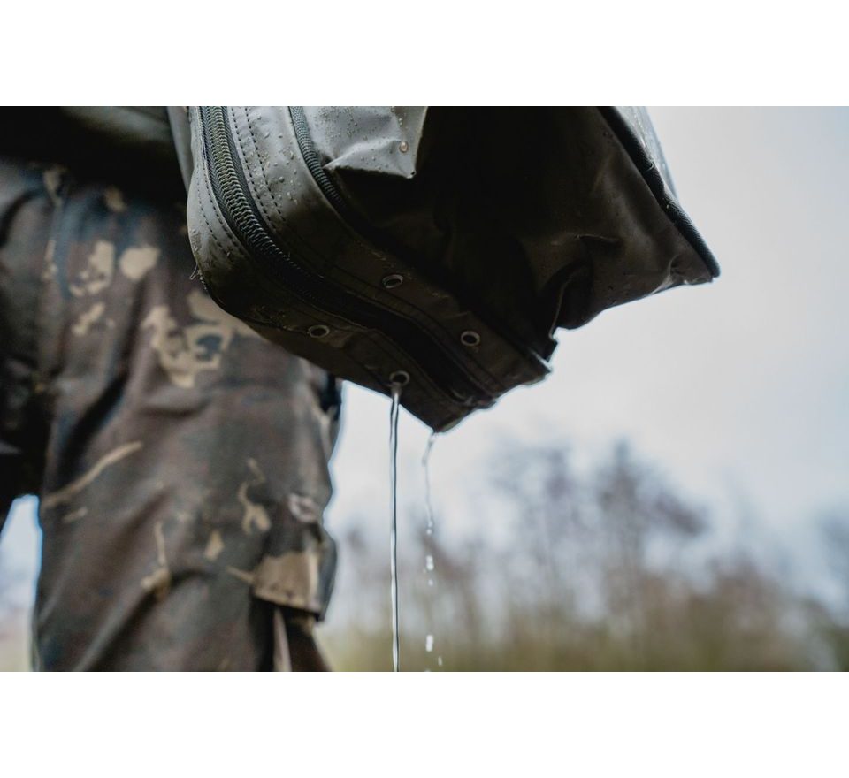 Nash Taška pre zavážaciu lopatku Subterfuge Bushwhacker & Prodding Stick Bag