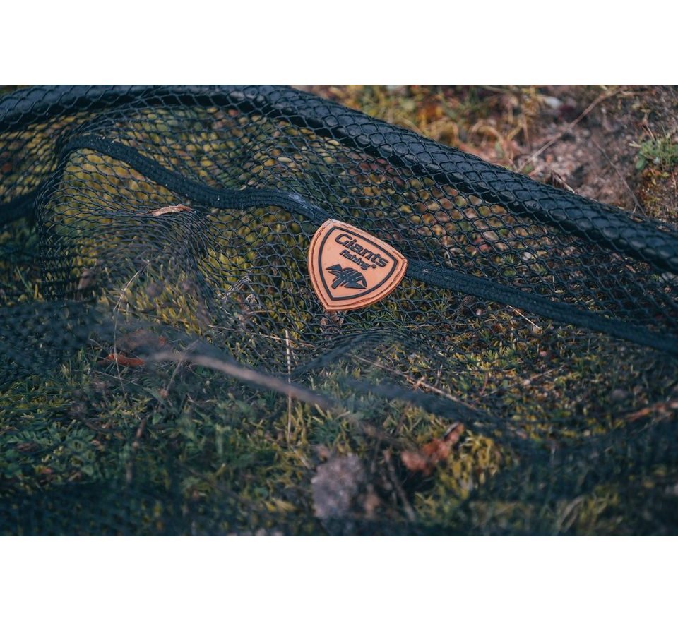Giants fishing Podběrák Deluxe Landing Net Rubber Medium 70x60cm (2x rukojeť)