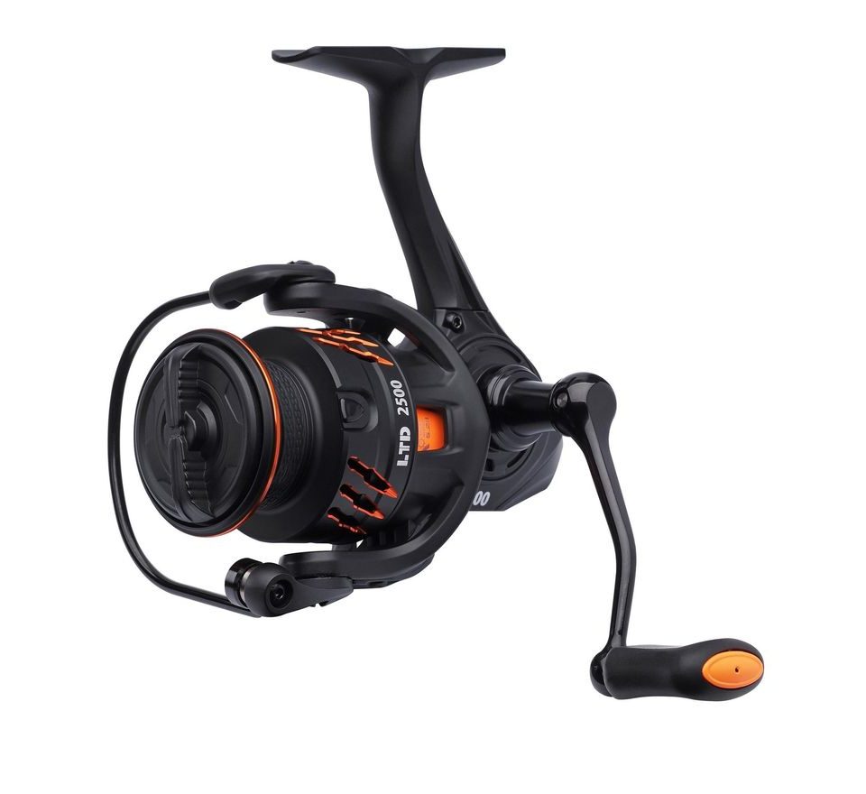 Savage Gear Naviják Orange LTD 2500 FD
