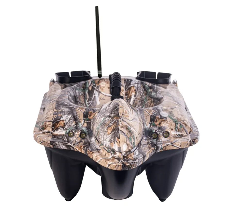 Boatman Zavážecí lodička Fighter Pro s GPS a Echolotem Camo