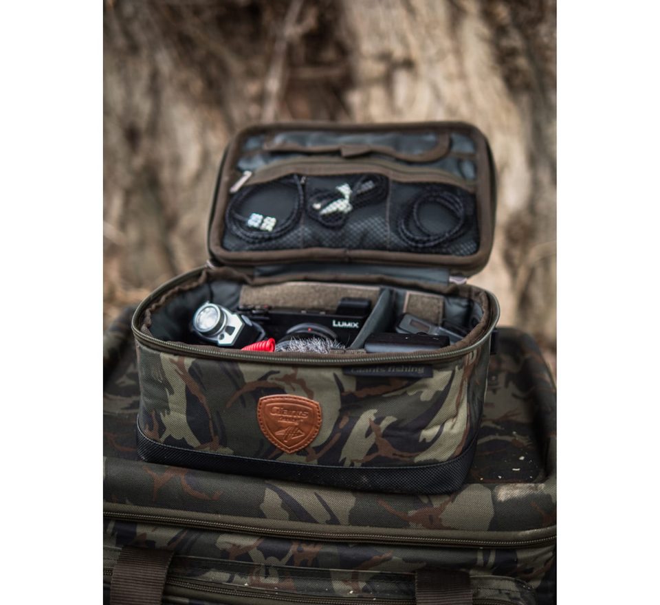 Giants fishing Akční set - Pouzdro na elektroniku Medium + Světlo Camping Lamp LED Multicolour