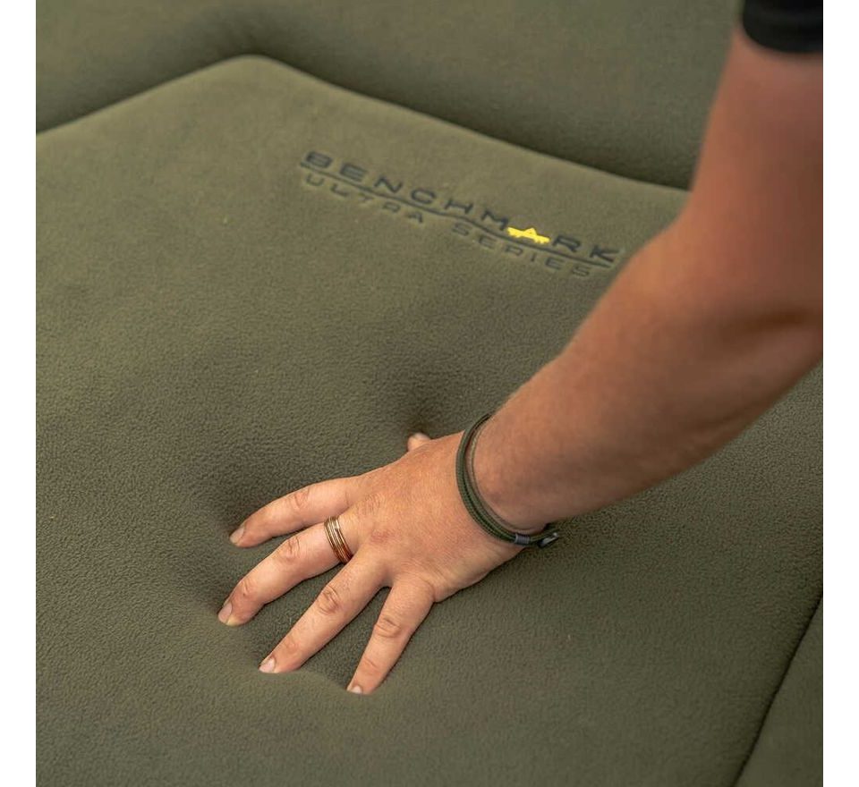 Avid Lehátko Benchmark Ultra Standard Bed