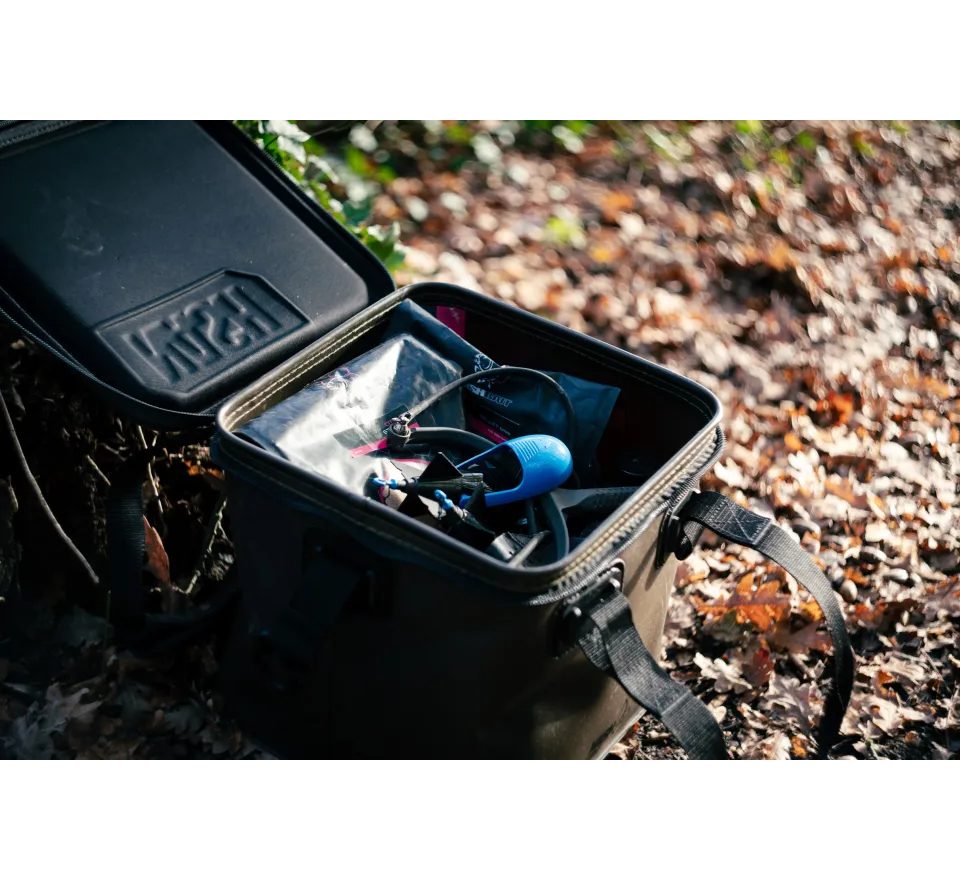 Nash Taška Subterfuge Waterbox Carryall Small 24L