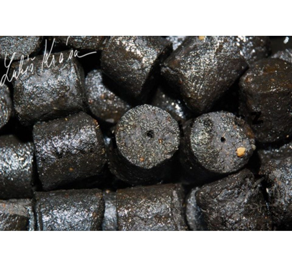 LK Baits Pelety Salt Black Hallibut Pellets 1kg
