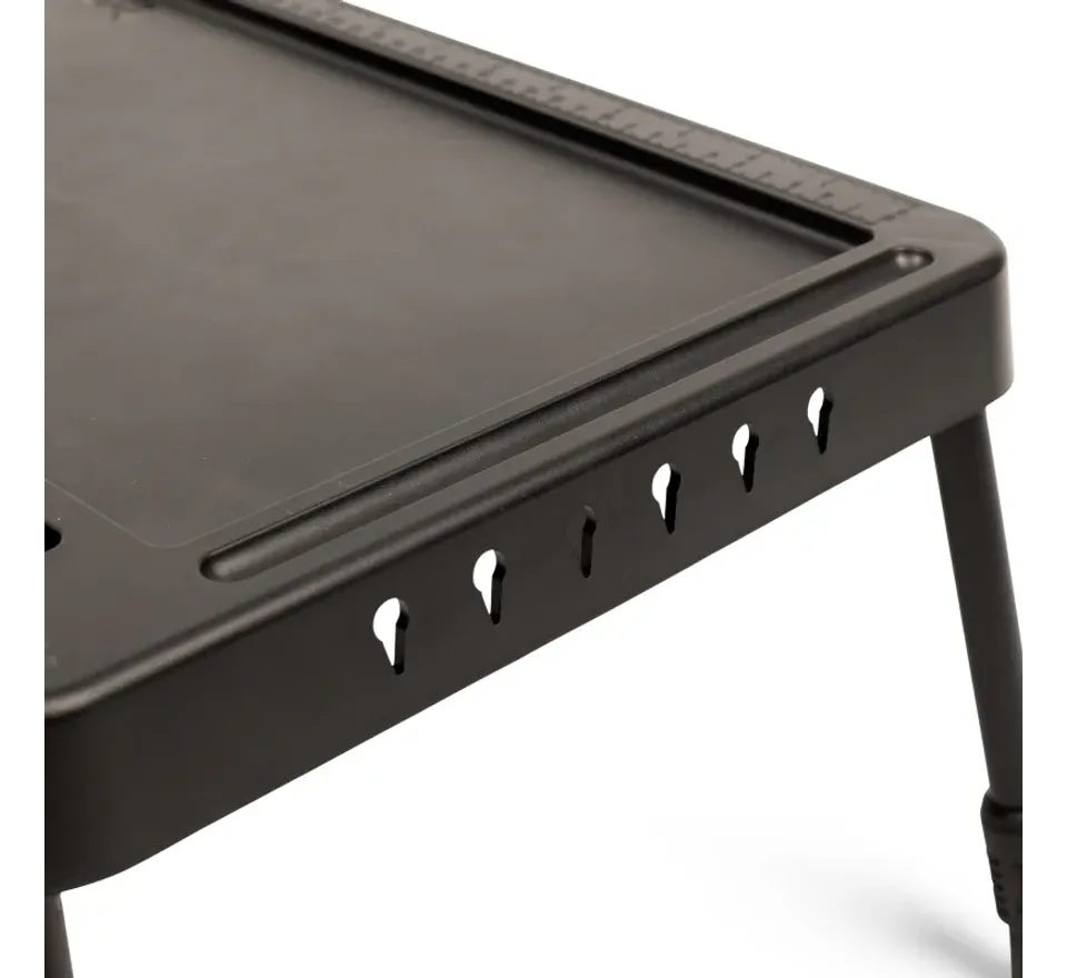 Trakker Stolík Deluxe Bivvy Table