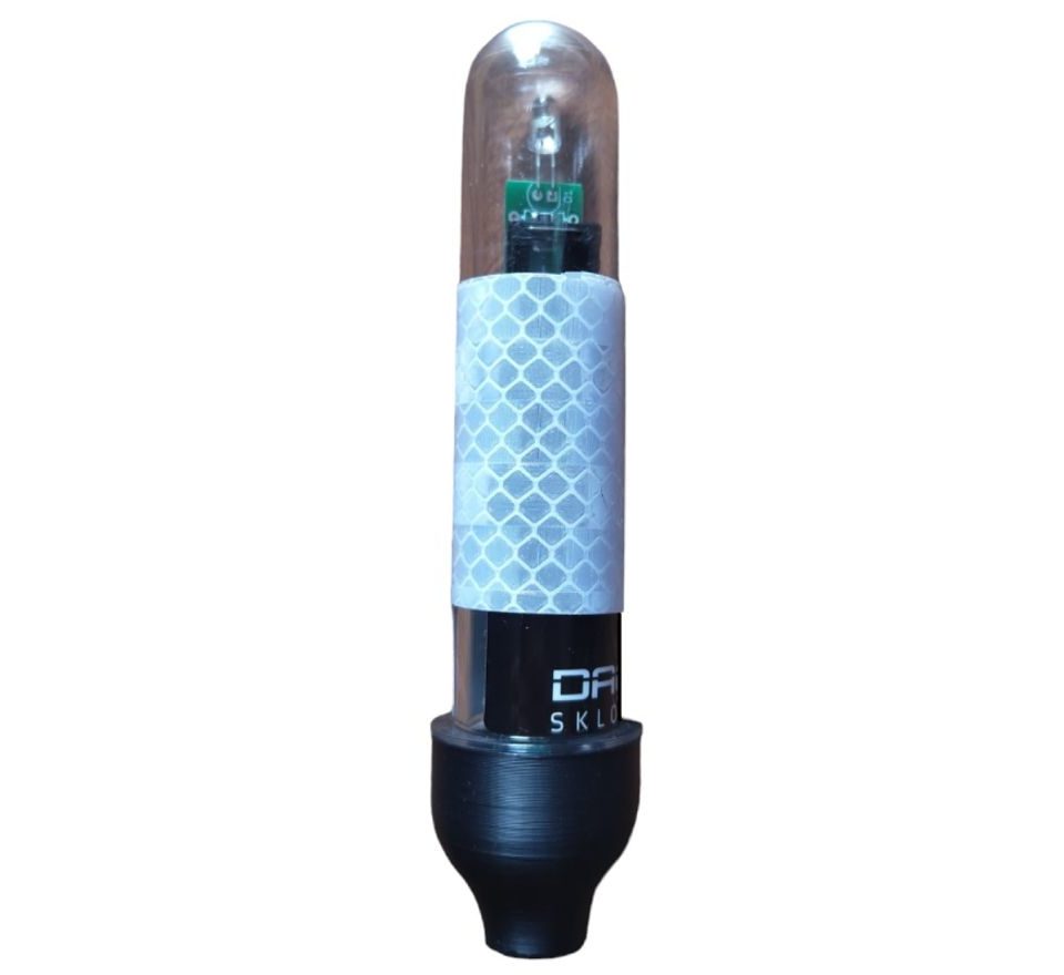 Daemons Sklopná tyčová bójka 05 R1 s LED elektronikou a s betonovou kotvou