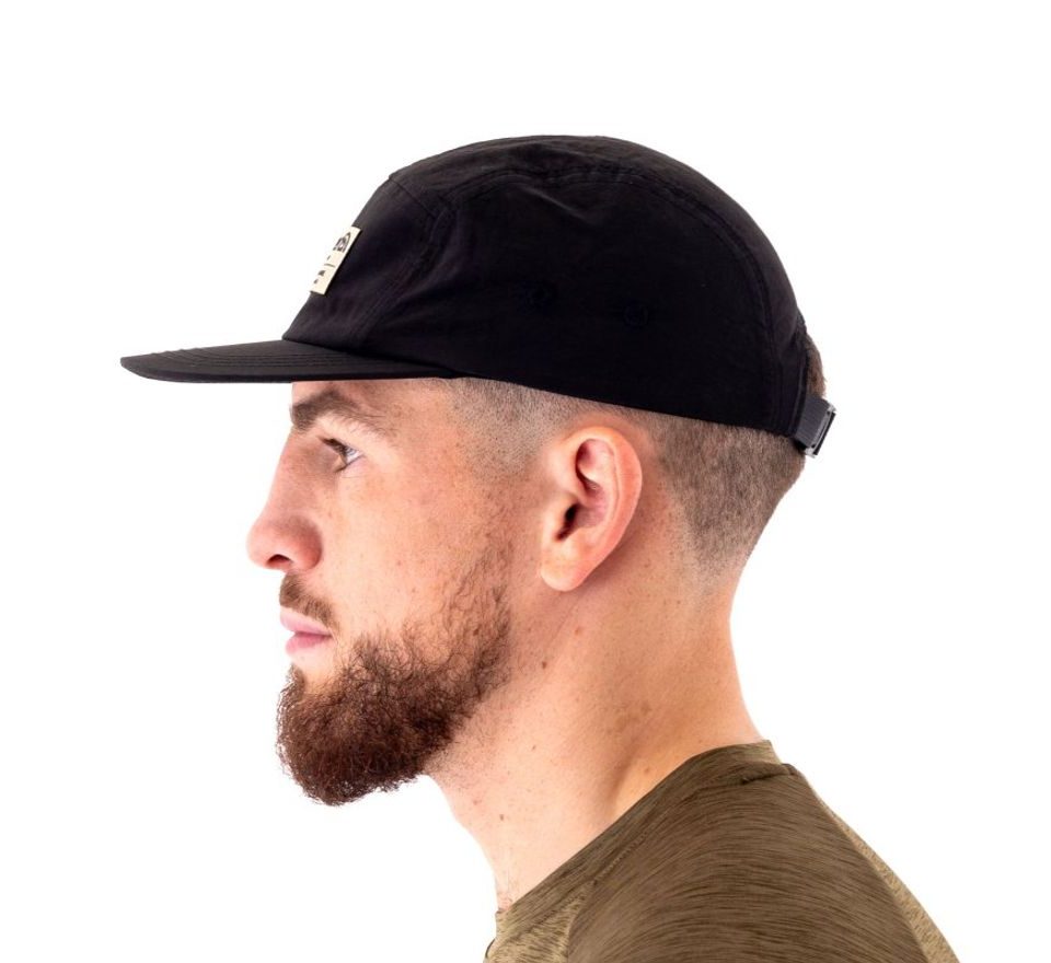 Trakker Šiltovka 5 Panel Black Cap