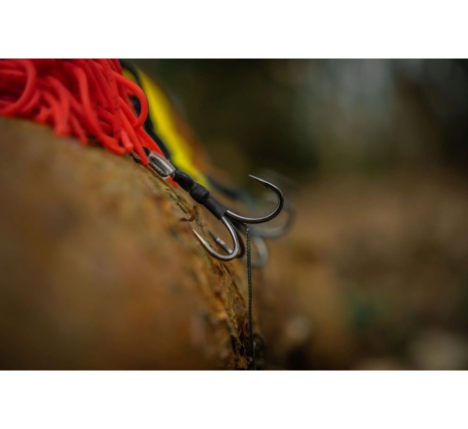 Black Cat Chobotnička Real Worm Teaser Red