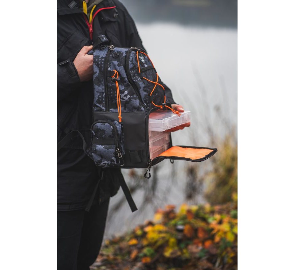 Giants fishing Akčný set Prívlačový batoh Gaube + prívlačová taška Compact