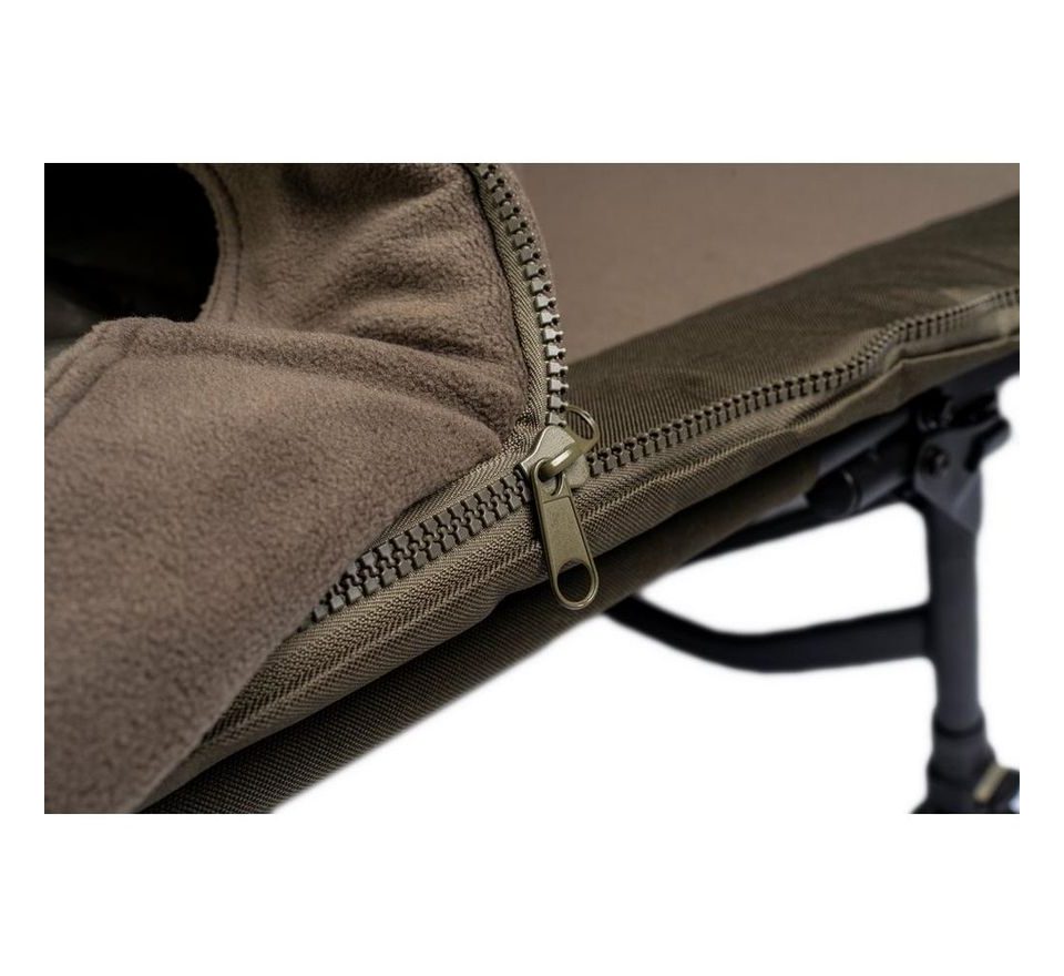 JRC Lehátko se spacákem Defender II Flatbed Sleepsystem