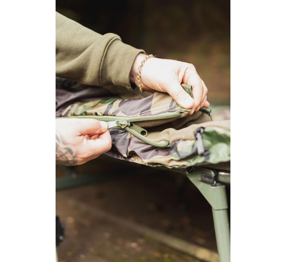 Wychwood Lehátko + spací vak Riot Tactical Compact 6 Leg Sleep System