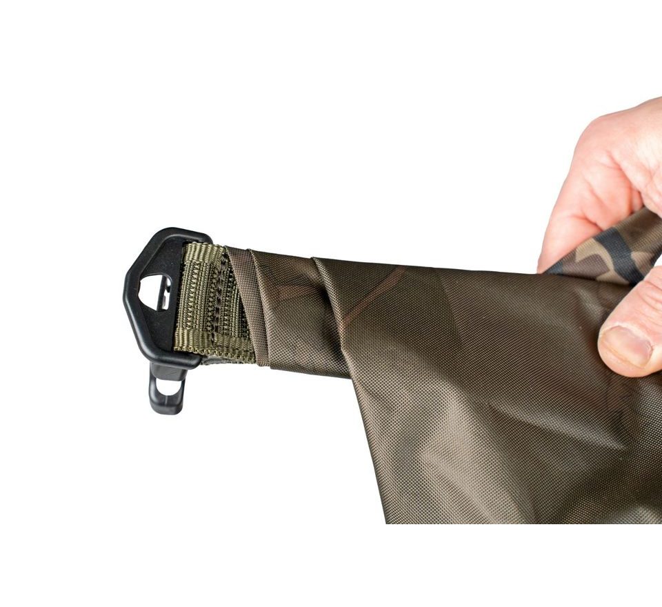 Nash Prepravná taška na lehátka Subterfuge Waterproof Bedchair Bag