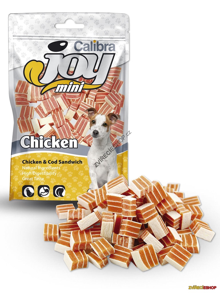 Kuřátko s velkými ptáky